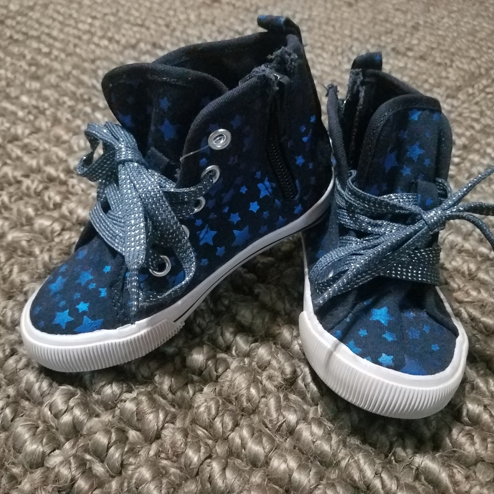 Girls size 7 high top blue glitter sneakers